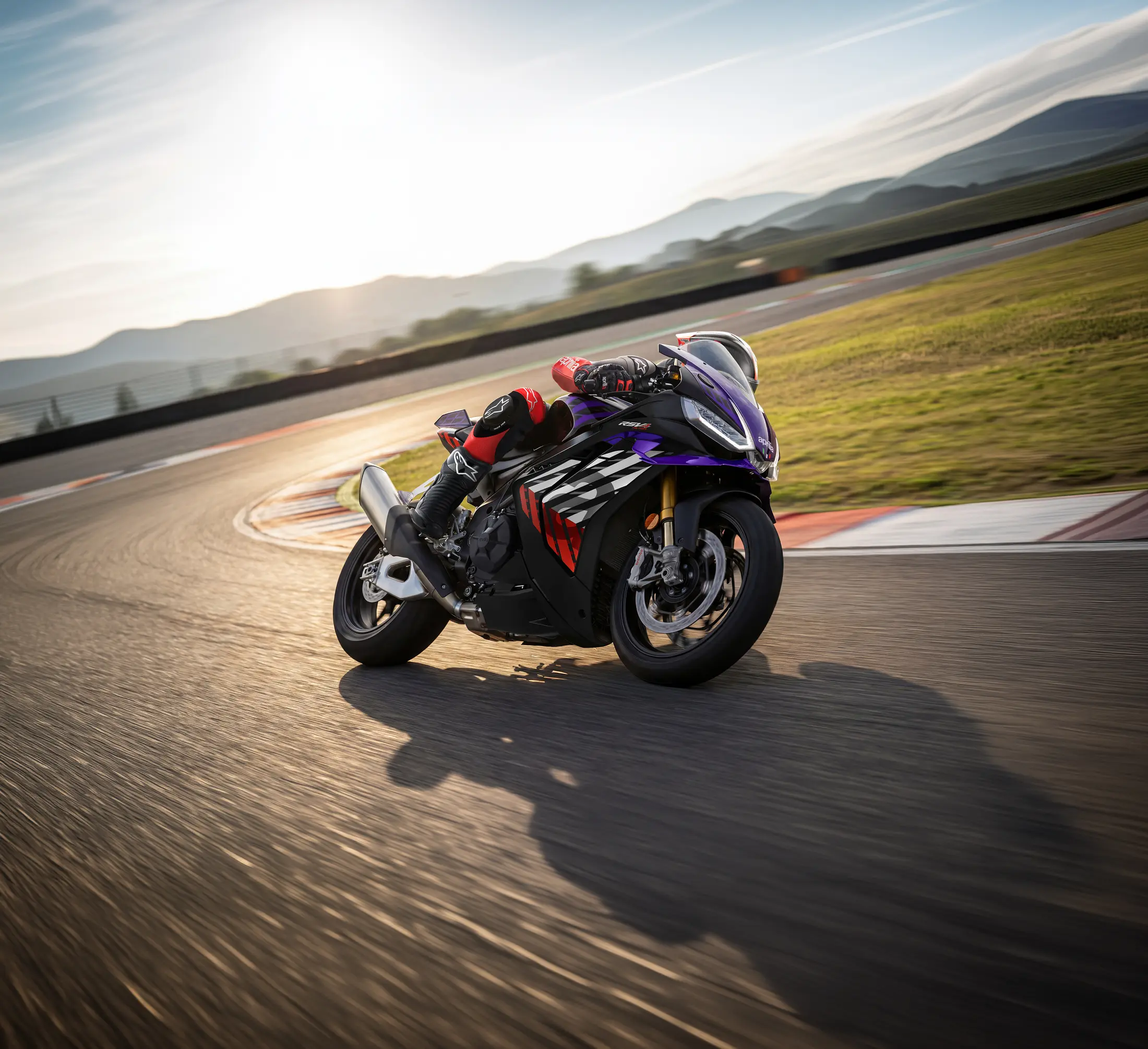 Aprilia RSV4 Factory