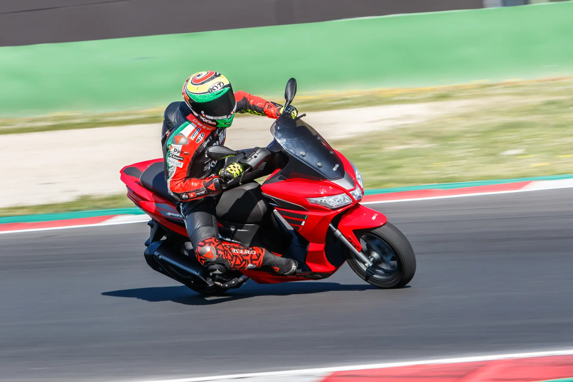 Aprilia SXR 160 en pista